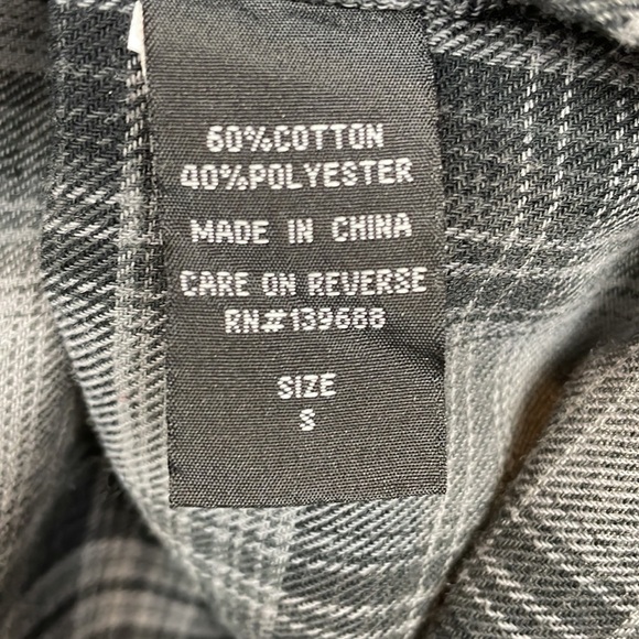 Ocean Current || Mens Flannel Button Down; Size Small - Picture 6 of 11